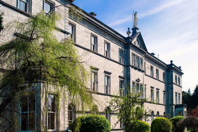Artists in Residence / Artist in Residence at MIE